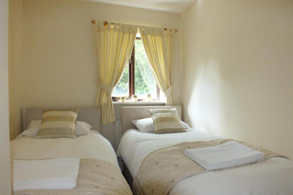 Llwyn Country House Llanelli Room photo